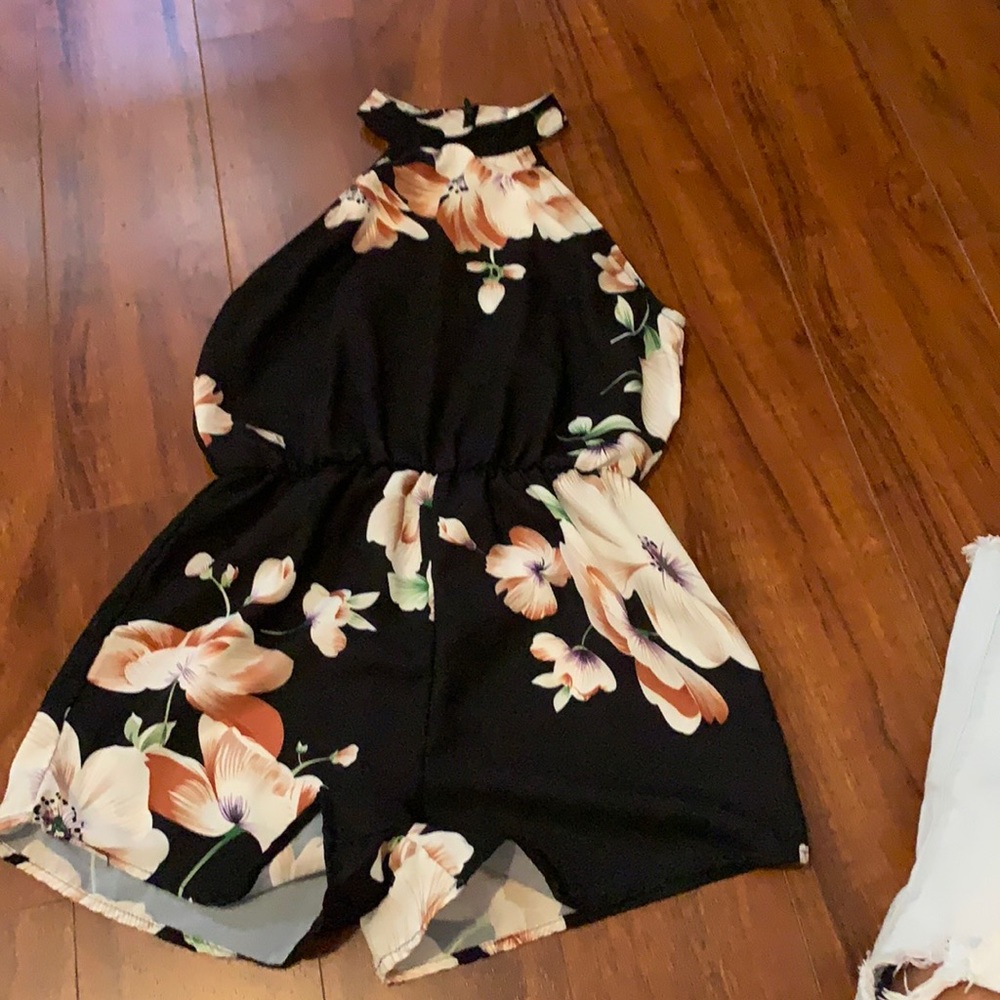Black Shein romper with pretty flowers with belt that is the same design. Size 8